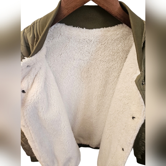 Quilted Jacket - Picture 9 of 10